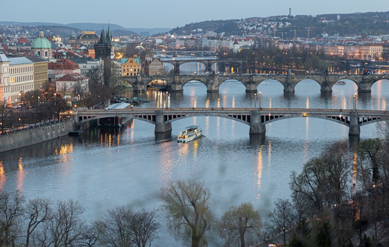 clean-city-streets-prague